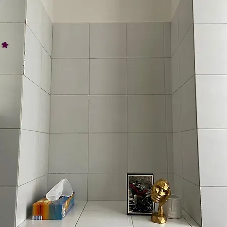 アパート Amazing コモ