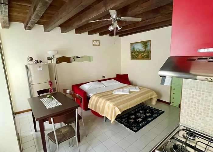 Amazing アパート コモ