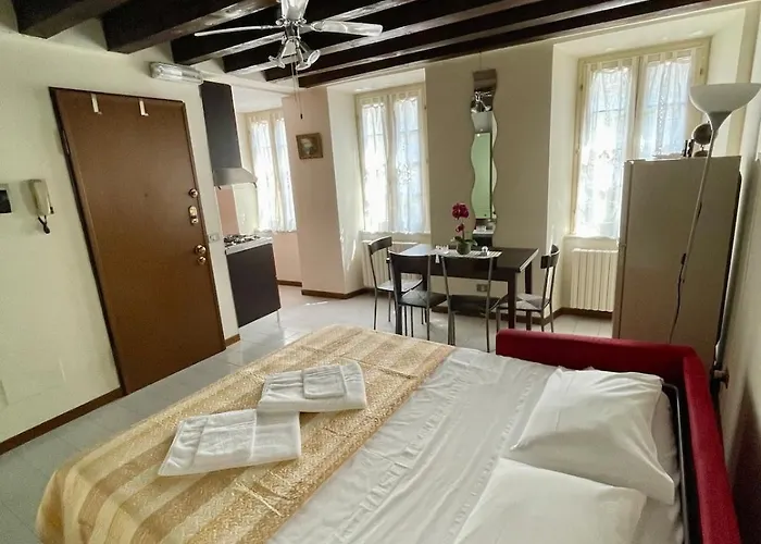 Amazing アパート コモ