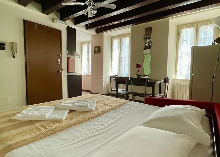 Amazing アパート コモ